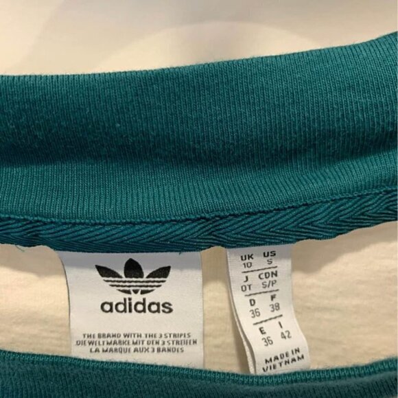 *adidas woman’s 3 stripes t-shirt. Size small. New condition. Old school … - Picture 4 of 9